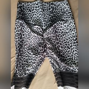 Runched leopard leggings